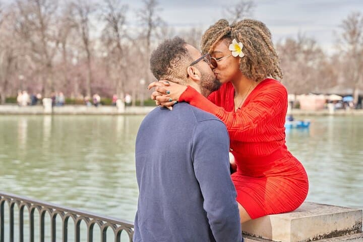 Private Professional Photoshoot in Retiro Park in Madrid