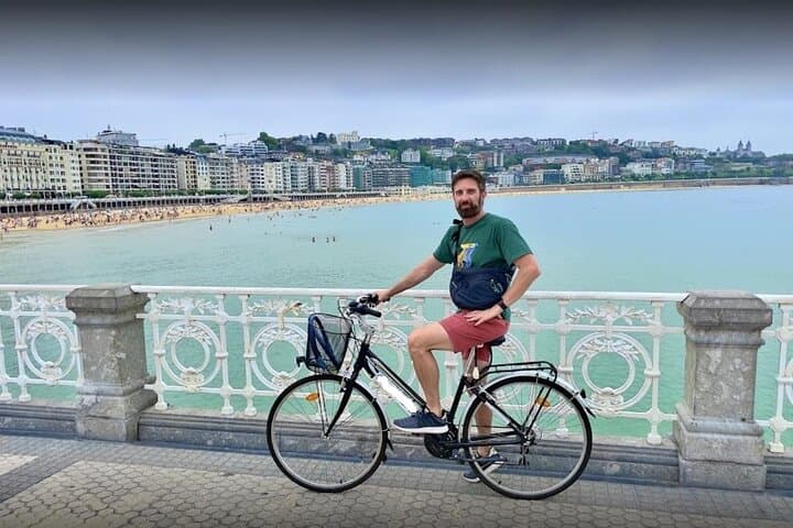 San Sebastian bike tour with FREE pintxo and drink!