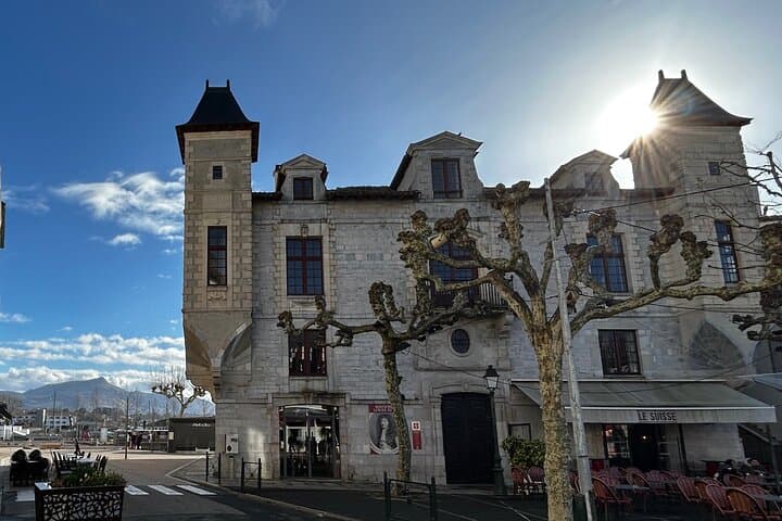 San Sebastián: Transfer to Biarritz