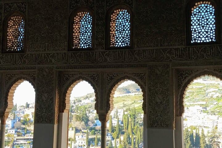 Legends of the Alhambra Tour with Tickets Included