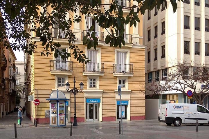 Self Guided Walking Tour of Charming Cadiz