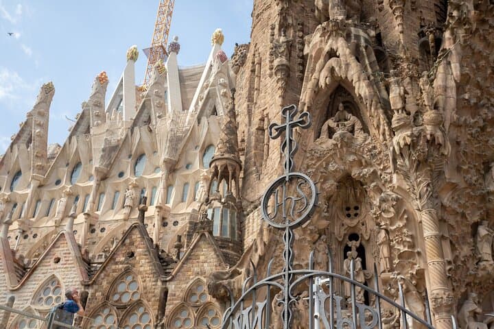Guided Tour Sagrada Familia and Park Guell