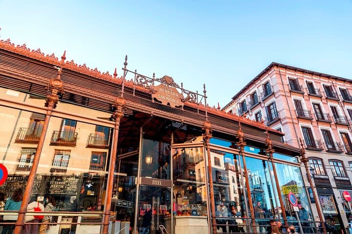 Madrid Walking Tour: Sol, Plaza Mayor, Royal Palace, Gran Via
