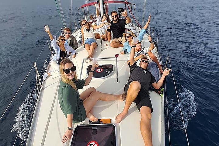 sail with a local captain, drinks and snacks included
