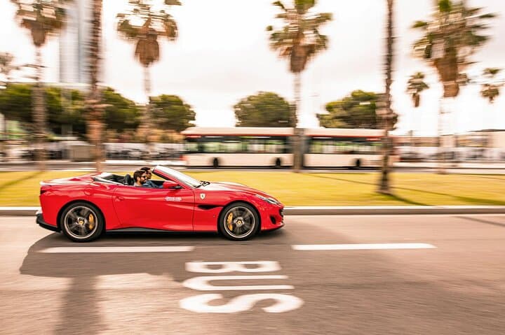 20 min Barceloneta and the Beach Supercar City Tour
