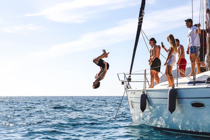 La Herradura: Sailboat with a view of Dolphins-Private