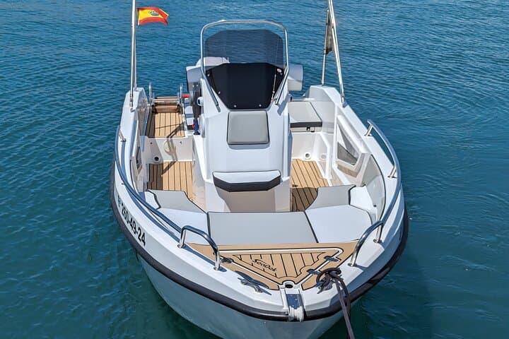Boat rental without license B580 'Nica' (6p) - Can Pastilla