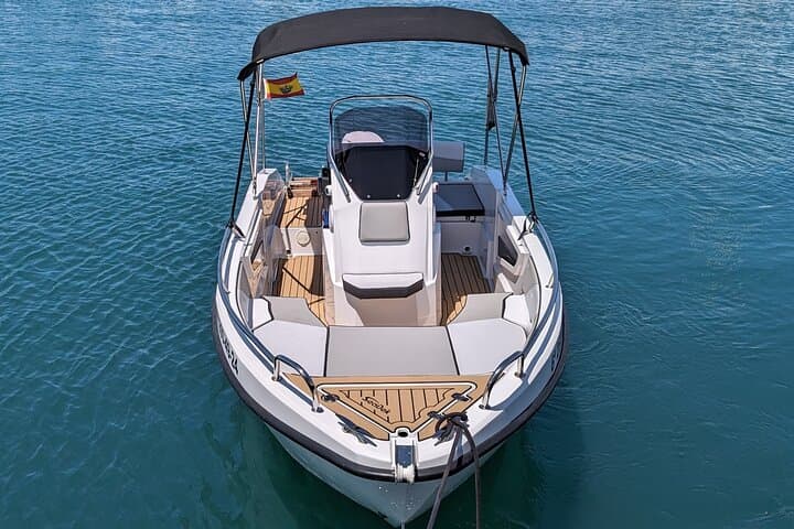 Boat rental without license B580 'Nica' (6p) - Can Pastilla