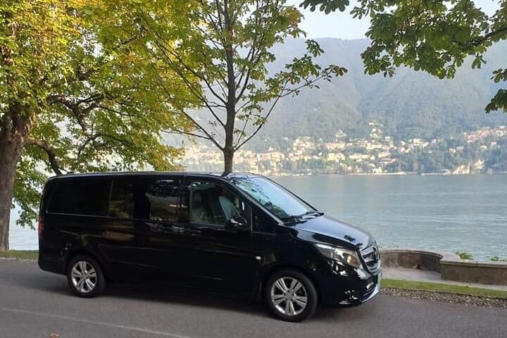 Private Vip Transfer from Malaga Airport to Sevilla
