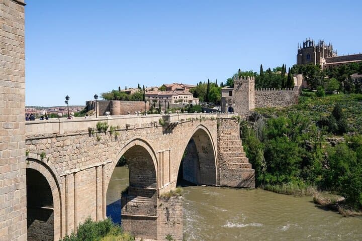 Toledo Full Day with Winery Visit, Tapas and Wine Tasting