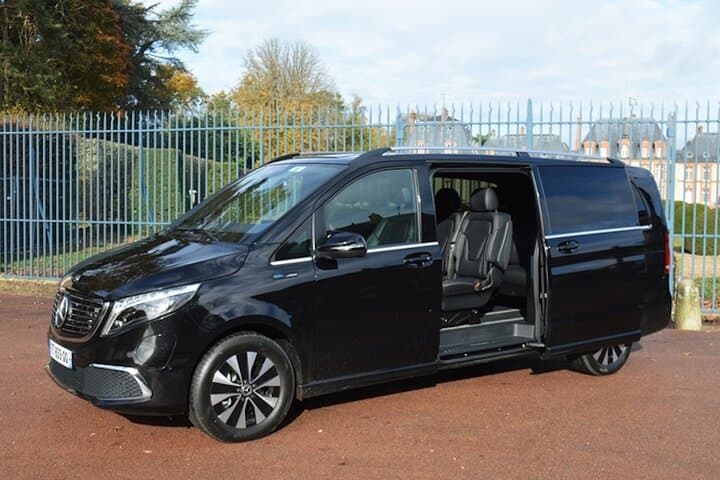 Private Transfer: Madrid Airport MAD to Madrid by Luxury Van