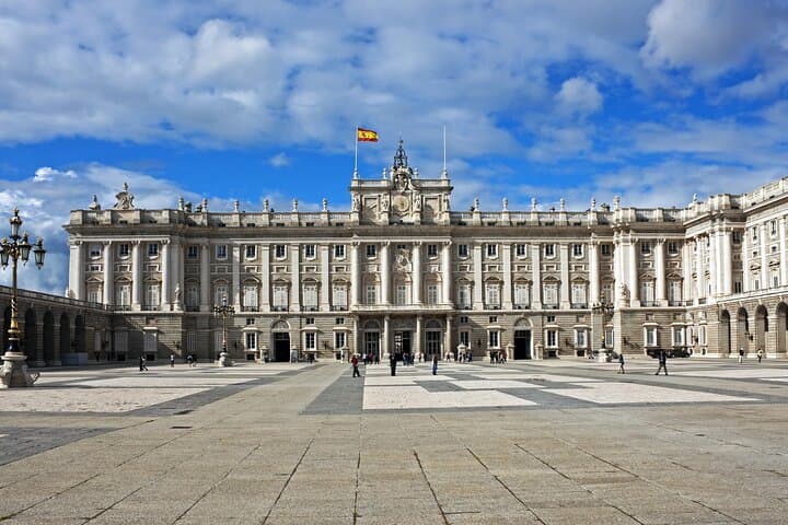 Madrid Royal Palace Private Guided Tour for Children and Families