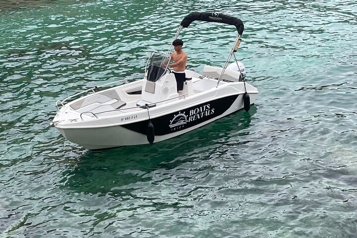 License-free boat rental Trimarchi Nica 53S