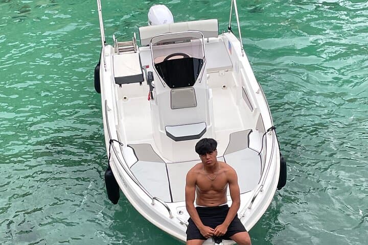 License-free boat rental Trimarchi Nica 53S