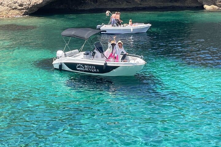 License-free boat rental Trimarchi Nica 53S
