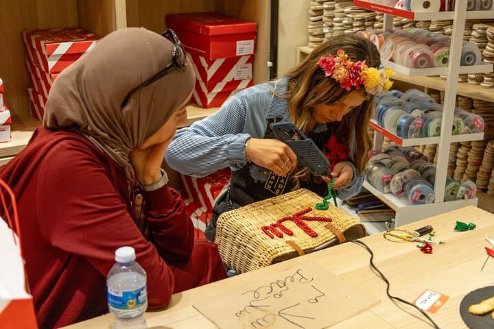 Design and Craft a Raffia Bag in Barcelona