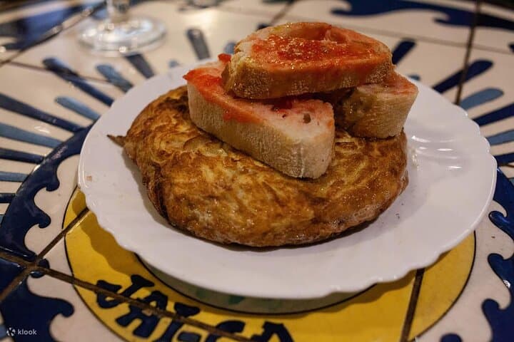 La Barceloneta Food Tour: Tapas & Culture + ebook