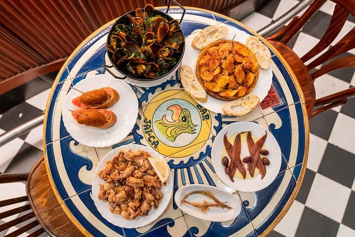 La Barceloneta Food Tour: Tapas & Culture + ebook