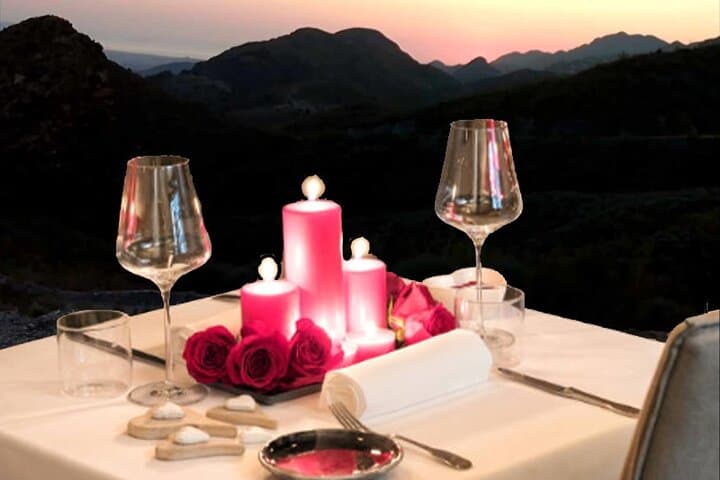 Surprise your loved one: Jeep tour with dinner and wine under sky