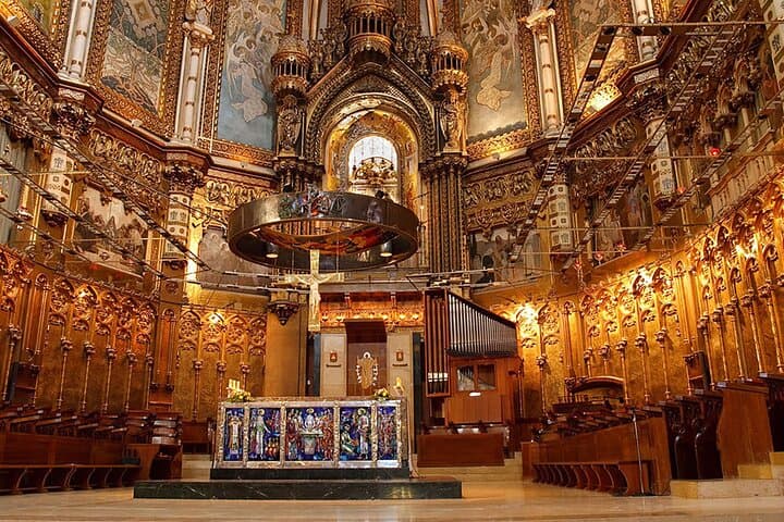 Train Journey from Barcelona Shared Tour in Montserrat + Ebook