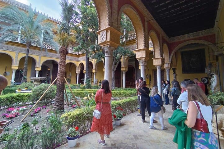 Las Dueñas Palace Guided Tour in Seville with Entrance Included