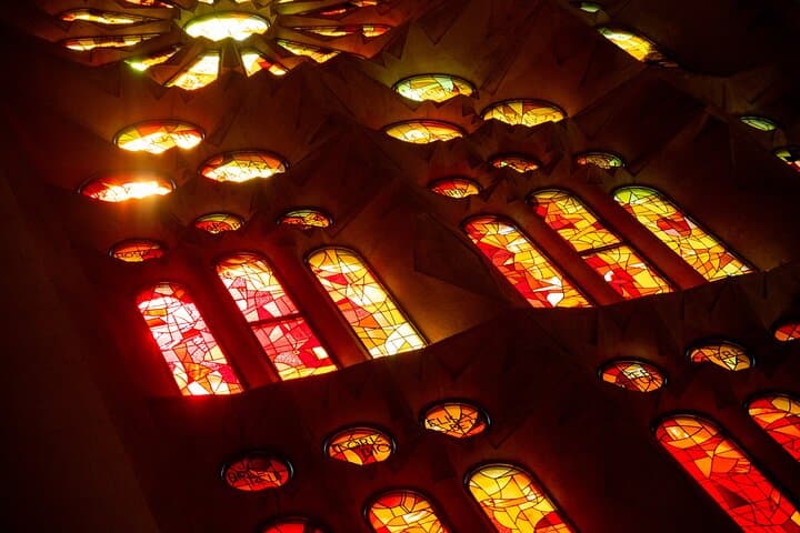 Barcelona Sagrada Familia Guided Visit With Optional Extras.
