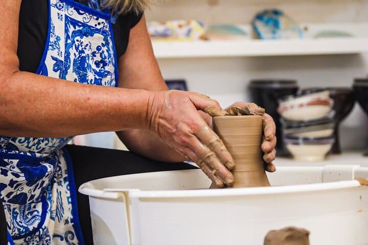 Ceramics classes in Seville – Learn lathe, majolica or mosaic