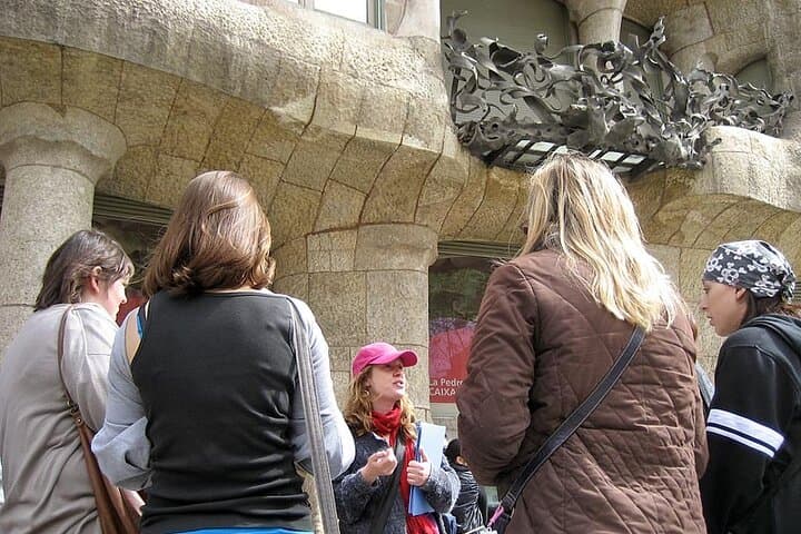 Gaudi & Sagrada Familia Donation-Based Tour in English