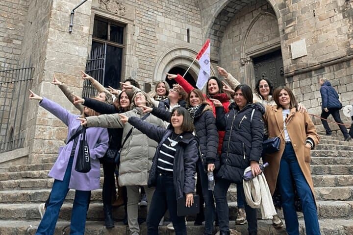 HistARy: Guided tour of the Gothic Quarter with Augmented Reality