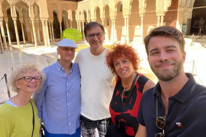 Private Alhambra Tour + Nasrid Palaces (Optional Tickets)