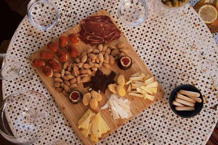 Gastronomic Wine Tasting Experience Guided by a Sommelier