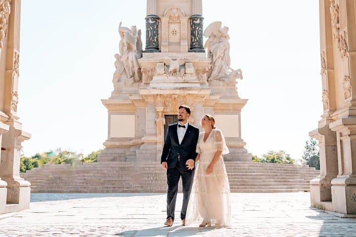 Private Vacation Photoshoot with Photographer in Madrid
