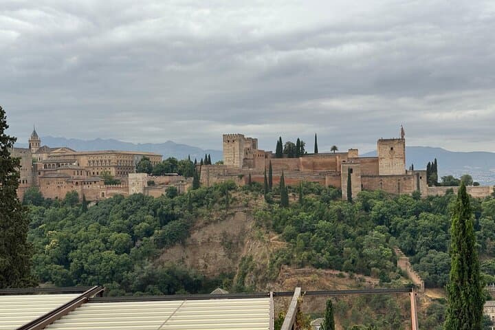 Sunset in Granada : Hidden viewpoints of the Albaicín