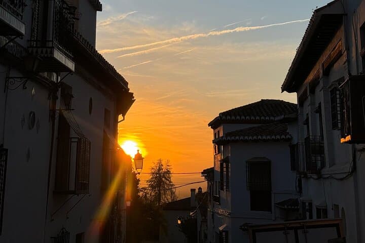 Sunset in Granada : Hidden viewpoints of the Albaicín