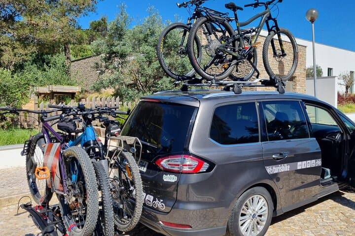 Taxi Bikes transporting Bicycles and Cyclists from Santiago to Porto