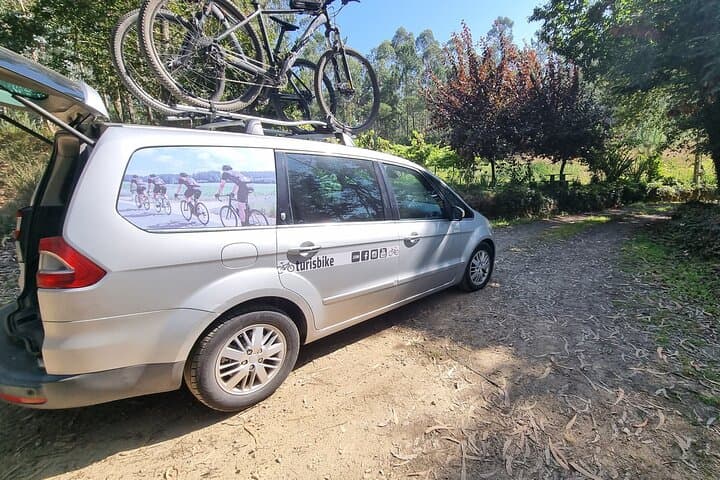 Taxi Bikes transporting Bicycles and Cyclists from Santiago to Porto