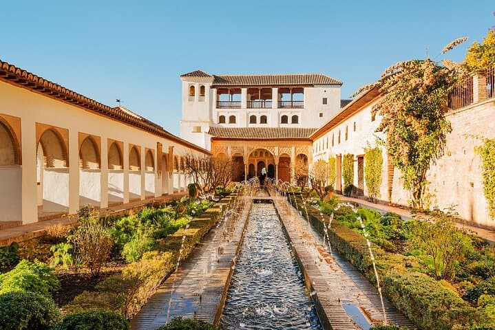 La Alhambra de Granada Group Tour from Motril Puerto