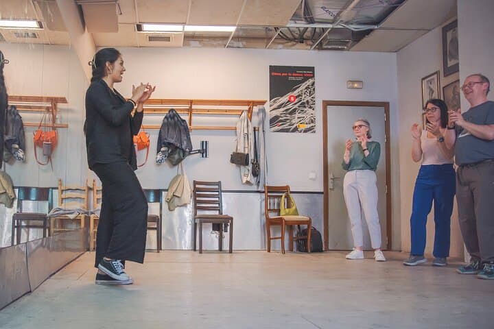 Madrid: 1-Hour Flamenco Class Experience