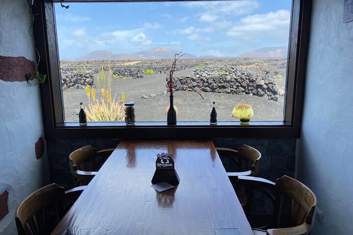 Wine and Volcanoes Gastronomic Tour