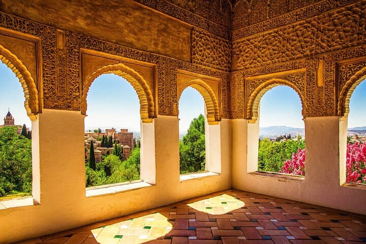 Skip-the-line Alhambra and Nasrid Palaces Tour in Granada