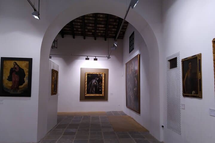 Exhibition paintings in Bodegas Tradition