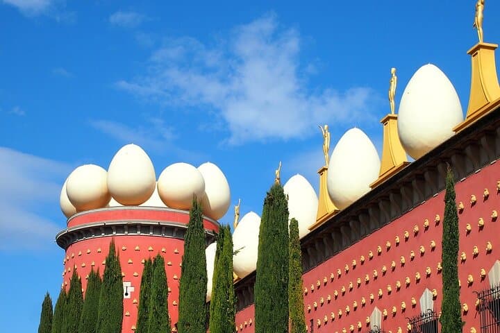 Dalí & Wine | Premium Private Tour with Coastal or Girona Add-On