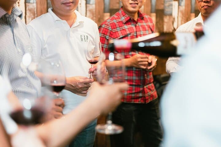 Wine Tasting in the Center of Seville with Pairing