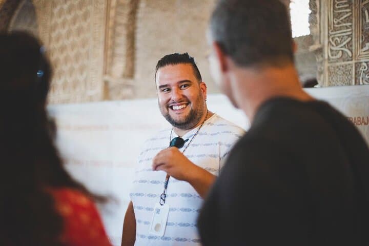 Private tour of the Alhambra with a historian-Tickets included