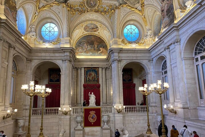 Prado Museum and Royal Palace Guided tour transportation included