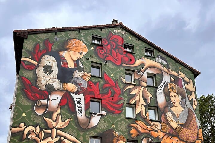 Vitoria-Gasteiz Self-Guided City Walking Tour & Scavenger Hunt