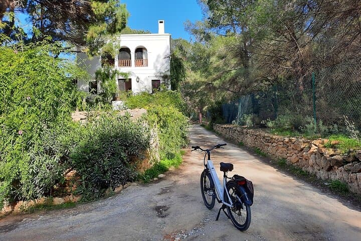 Discover Ibiza by E-Bike Santa Gertrudis de Fruitera