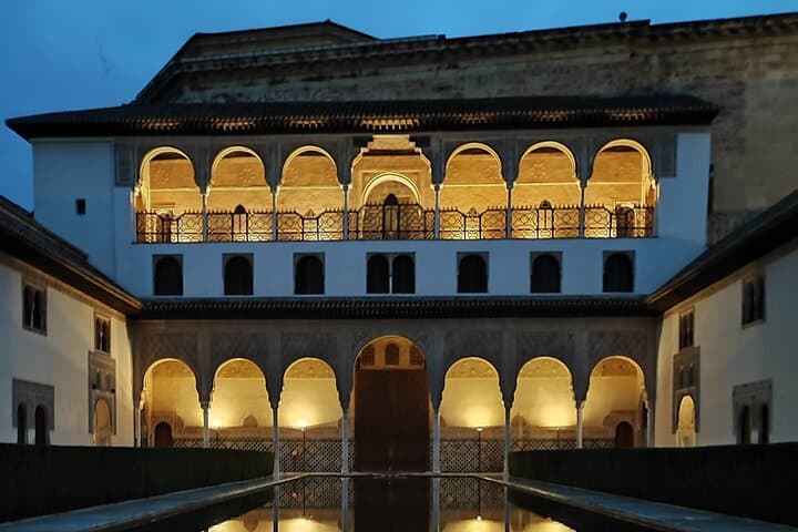 Private Night Tour of the Nasrid Palaces of the Alhambra