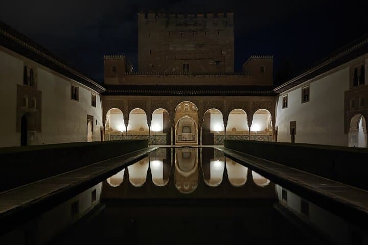 Private Night Tour of the Nasrid Palaces of the Alhambra