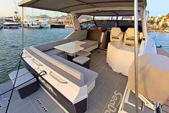 Private Yacht with Sunset in Papagayo and Gourmet or Premium Menu